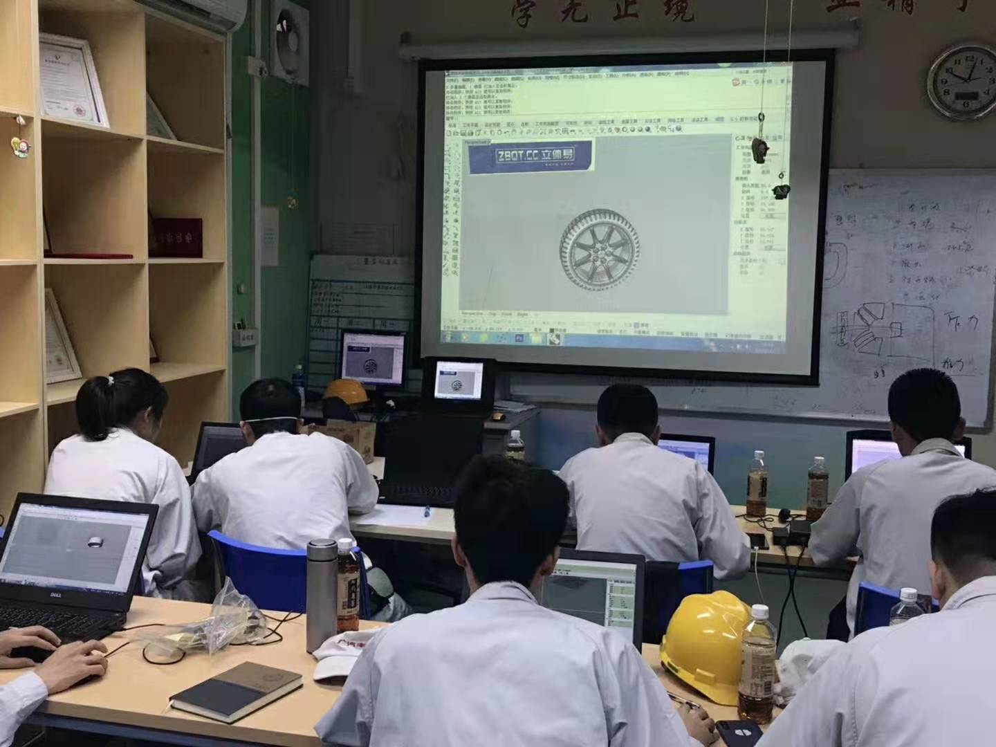 立体易技术人员到广汽丰田进行3D打印培训服务